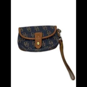 Dooney & Bourke wristlet
